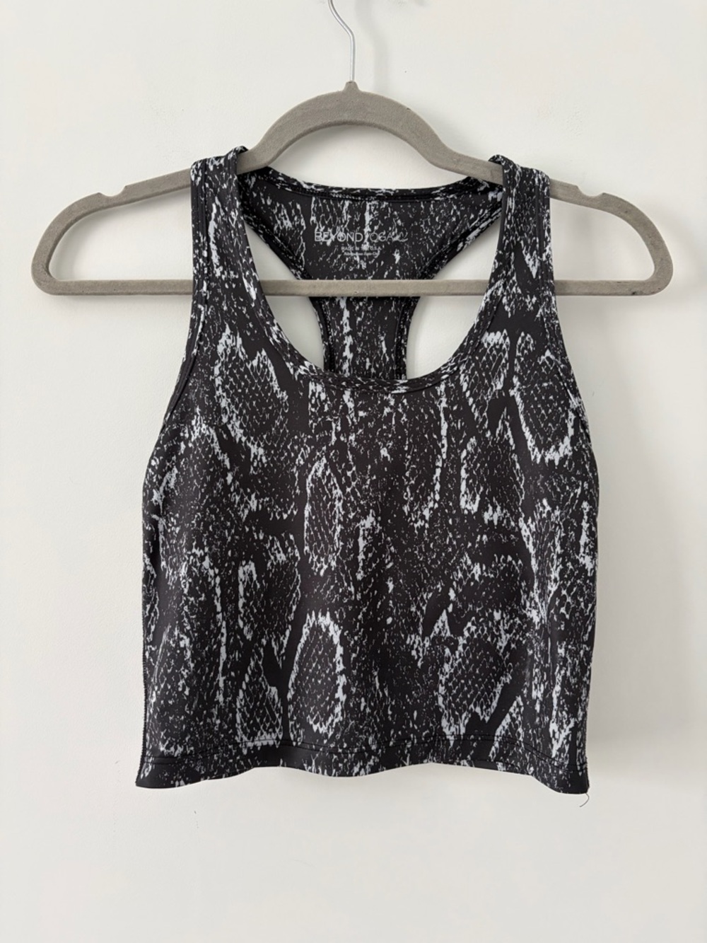 Beyond Yoga Lux First Class Crop Bra Tank Snake Skin Black Silver S